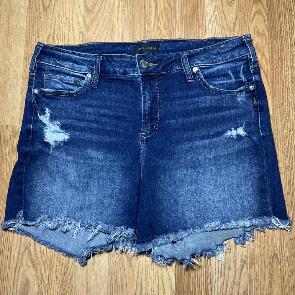 Silver Jeans Co Suki Mid Rise Distressed Denim Shorts Dark Wash  Sz 14